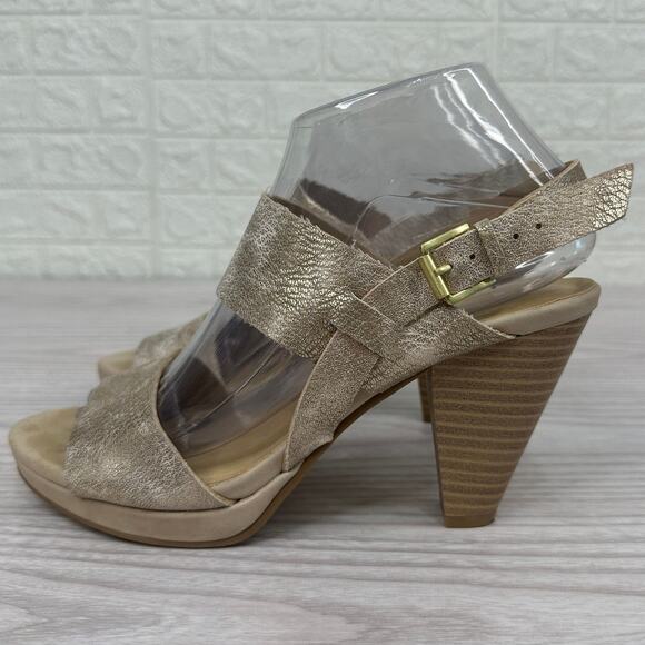 CL by Laundry Heeled Sandals SZ 7.5 Gold Buckled Ankle Strap Cone Heel Slingback - Picture 3 of 8